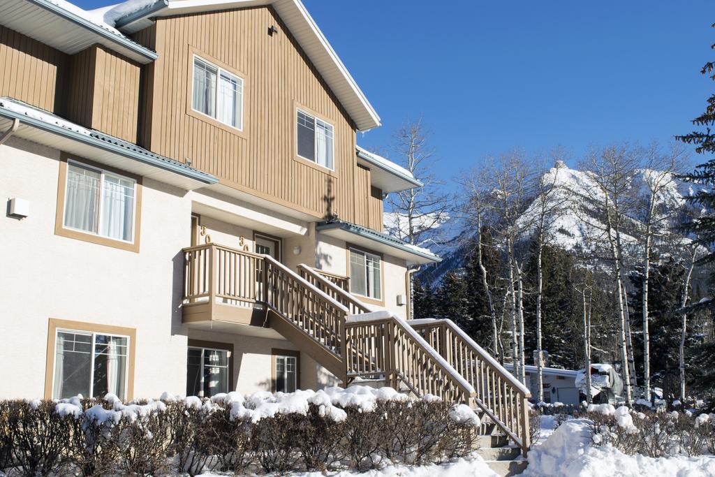 Banff Boundary Lodge Канмор Экстерьер фото