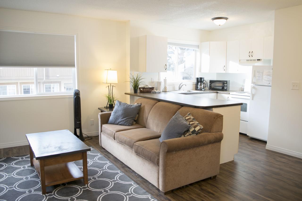 Banff Boundary Lodge Канмор Экстерьер фото