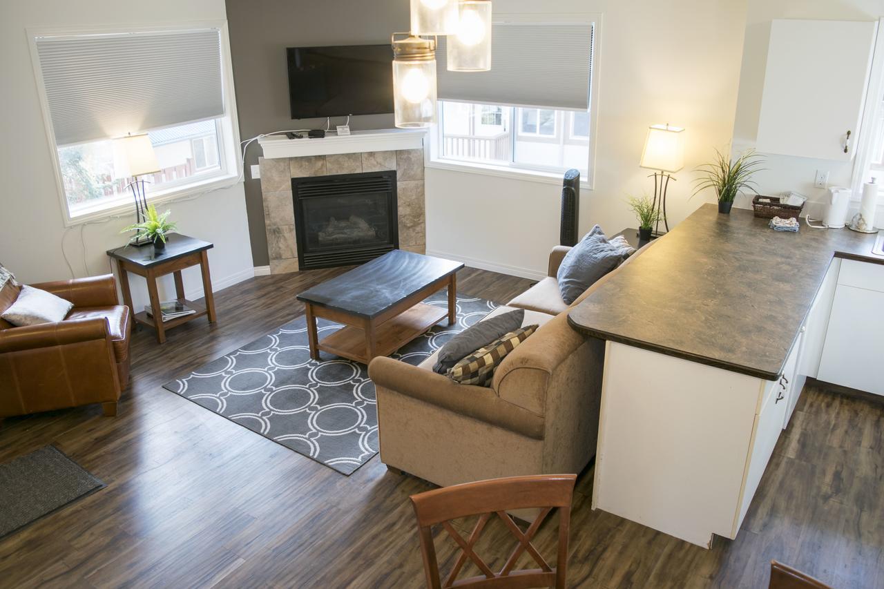 Banff Boundary Lodge Канмор Экстерьер фото
