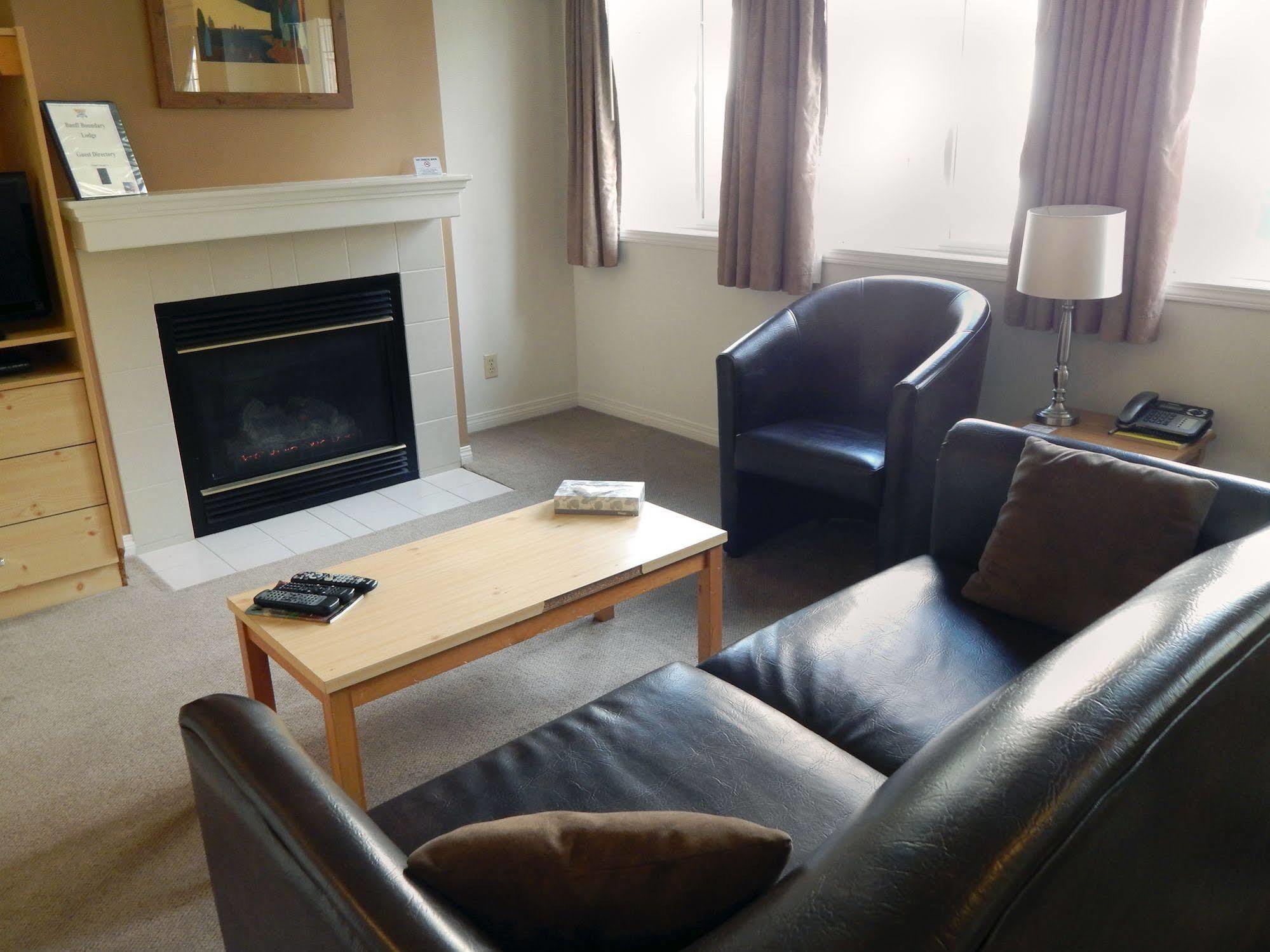 Banff Boundary Lodge Канмор Экстерьер фото