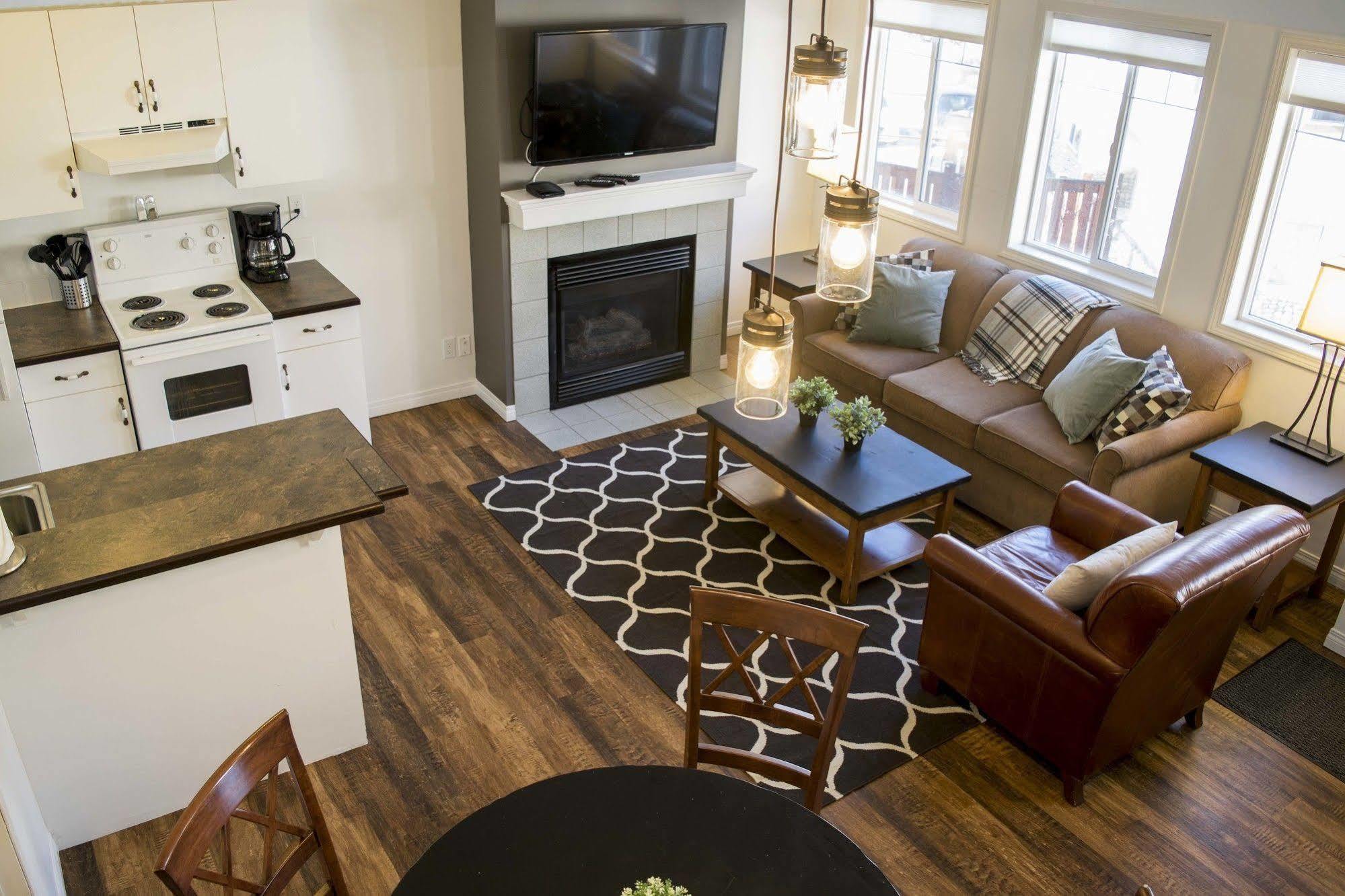 Banff Boundary Lodge Канмор Экстерьер фото