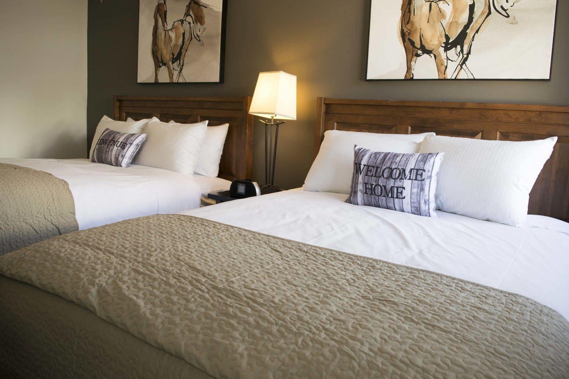 Banff Boundary Lodge Канмор Экстерьер фото