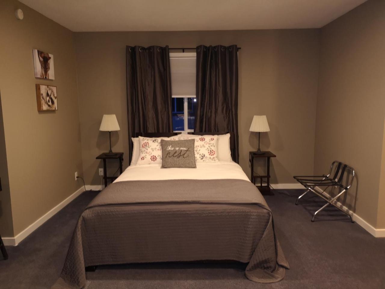 Banff Boundary Lodge Канмор Экстерьер фото