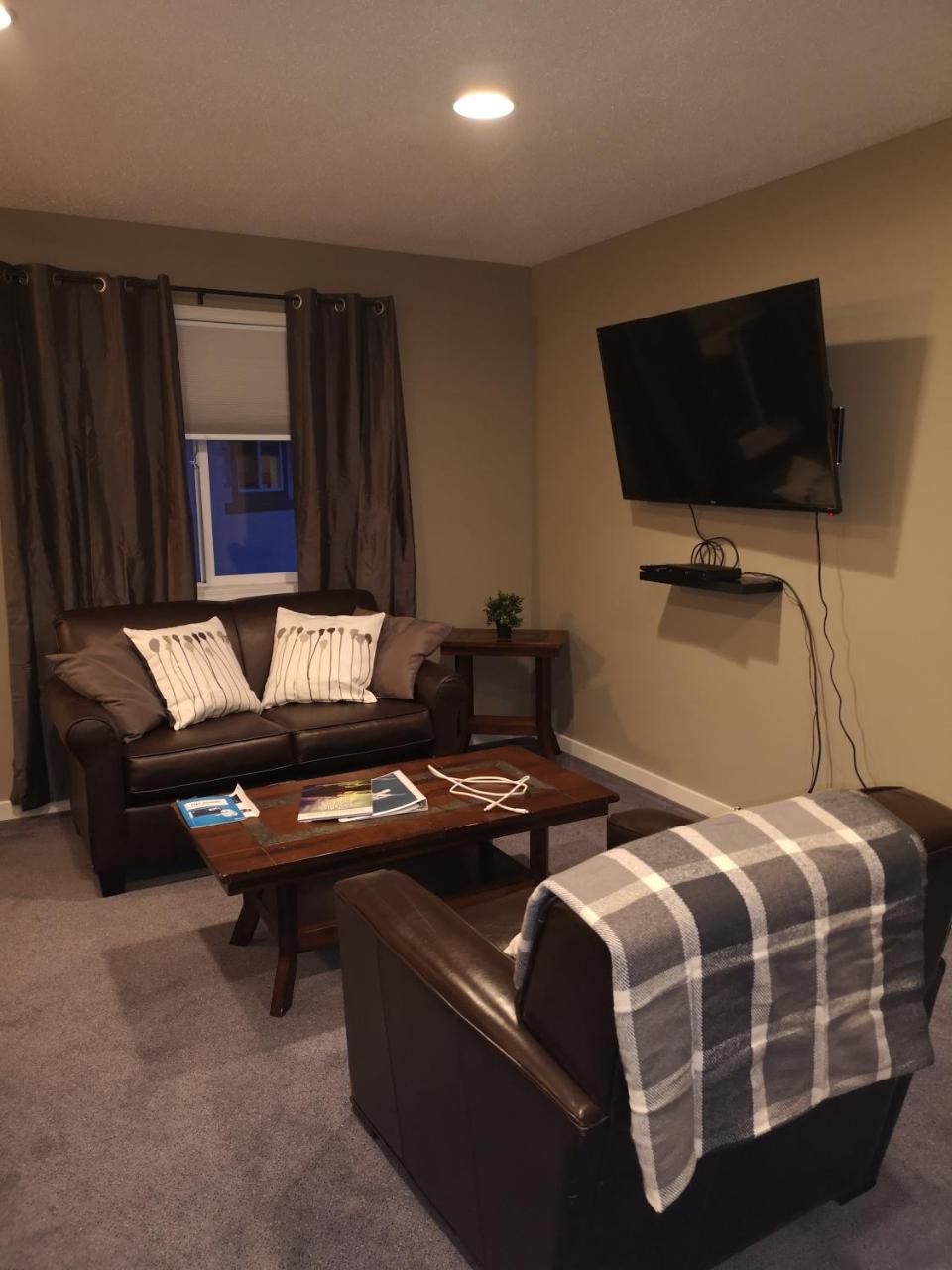 Banff Boundary Lodge Канмор Экстерьер фото