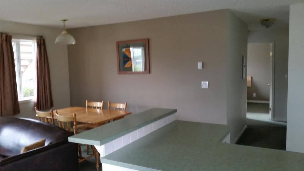 Banff Boundary Lodge Канмор Экстерьер фото